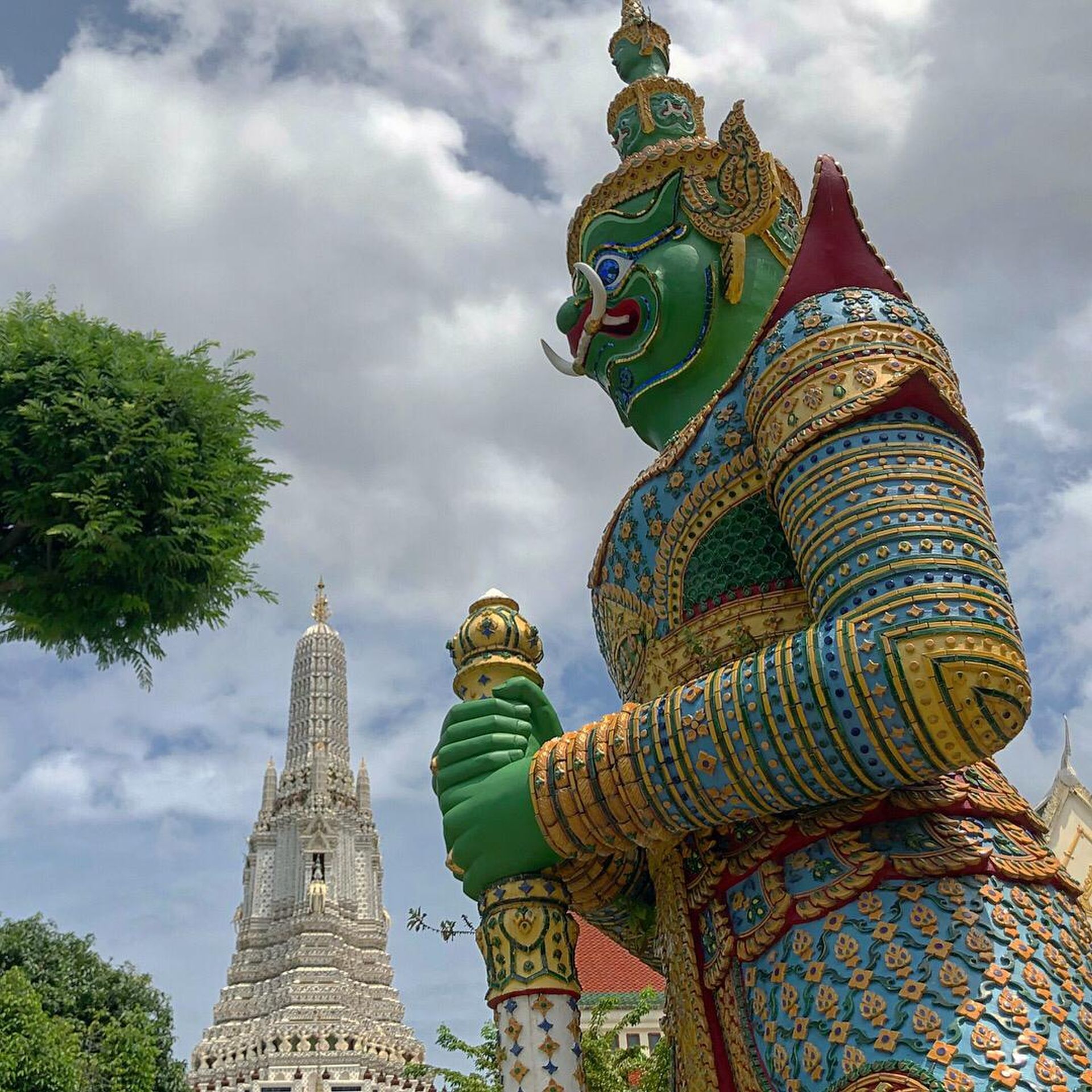 Thailandia Bangkok Statua Giagante Wat Arun Tempio