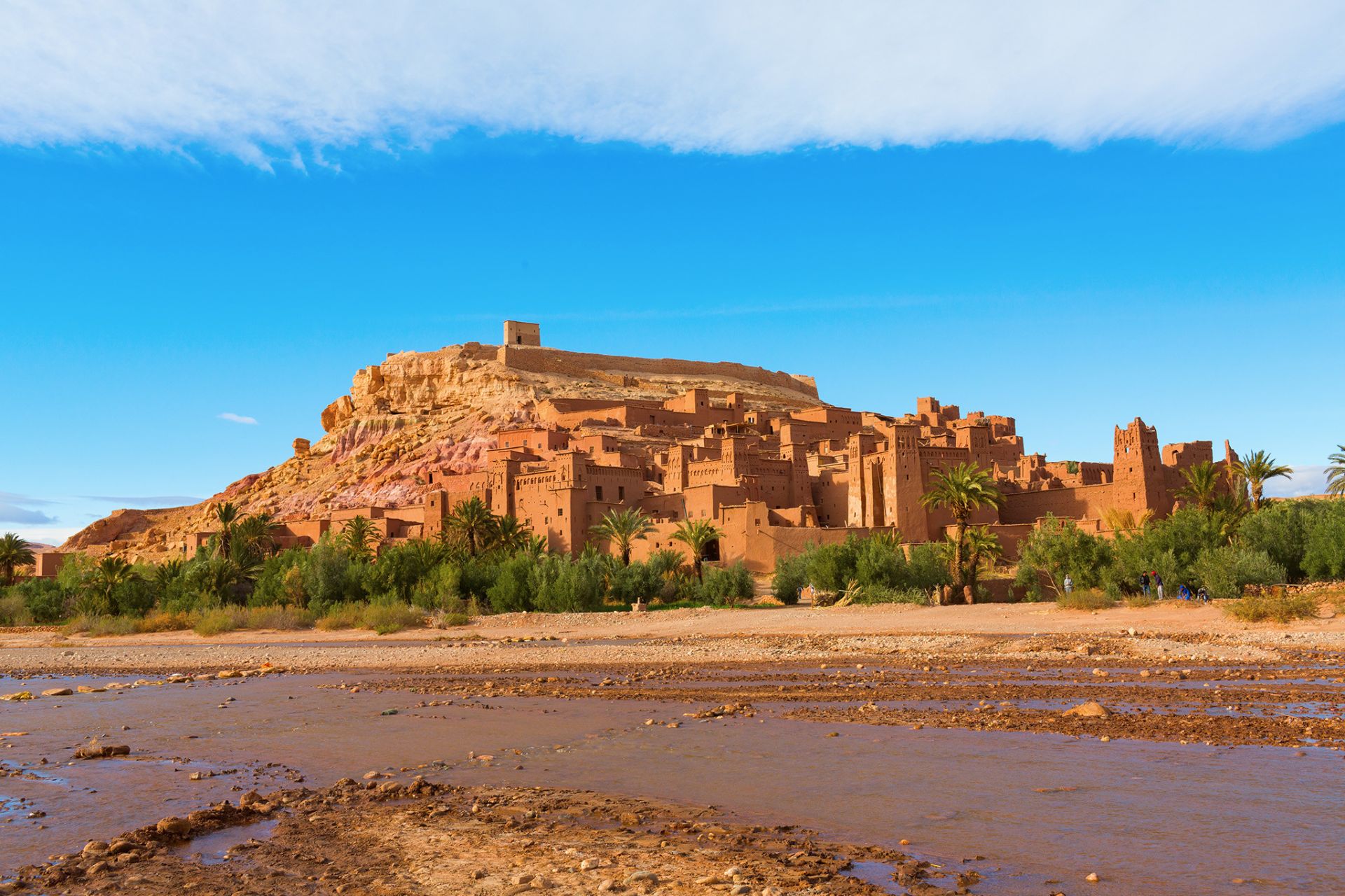Marocco Fortified-City-Ksar-with-Mud-Houses-in-the-Kasbah-Ait-Benhaddou-near-Ouarzazate