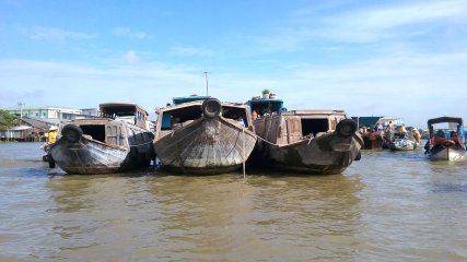 Vietnam Mekong  Can To River