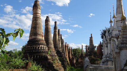 Myanmar Lago Inle Tombe